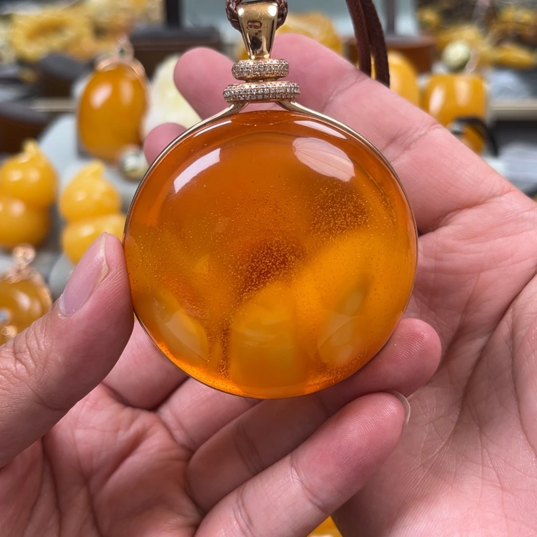 蜜蜡未镶嵌珠宝奇石