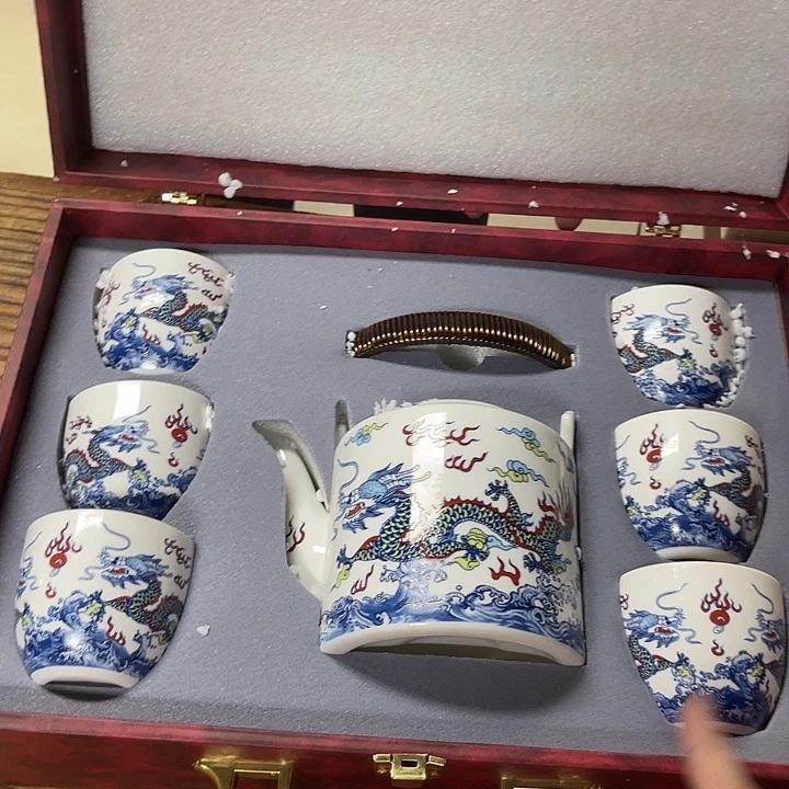 孤品茶具套装等。