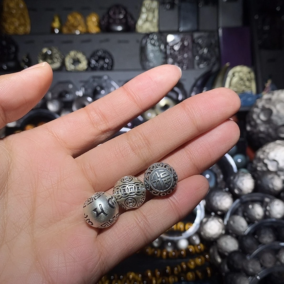 我***导黑曜岩未镶嵌手链