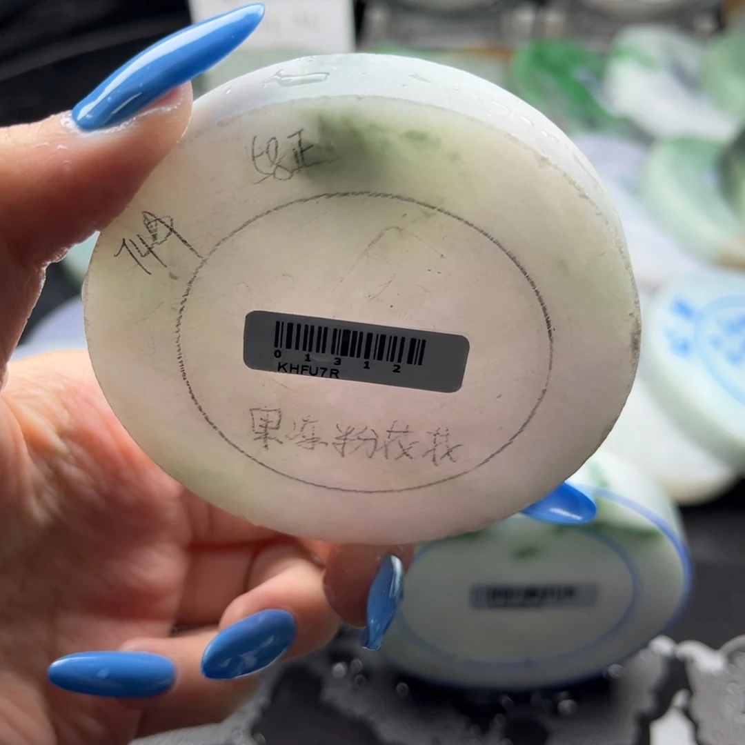 定制翡翠未镶嵌翡翠手镯