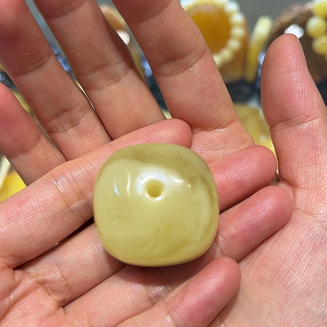 琥珀未镶嵌颈饰方扣