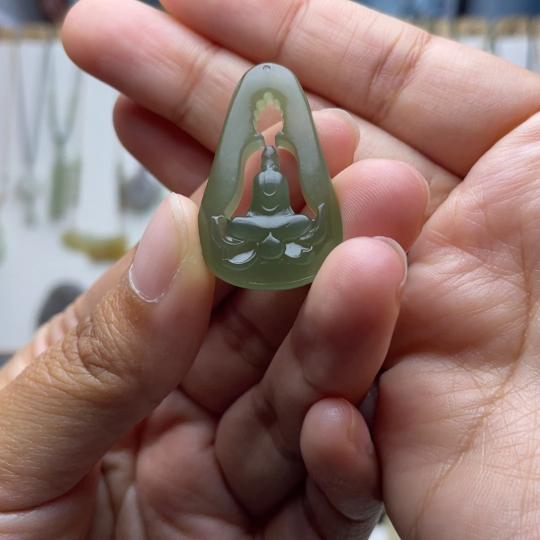 寅***雪和田玉未镶嵌吊坠(不含链)