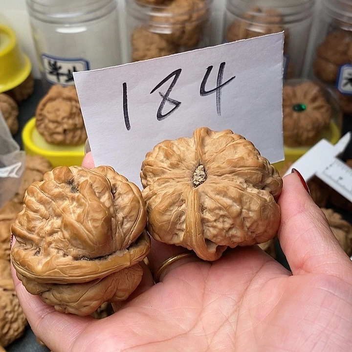 Q***f核桃蛤蟆洞等景名胜区内