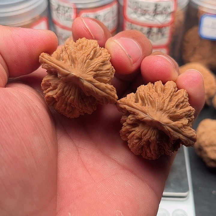 文玩核桃把件虎头