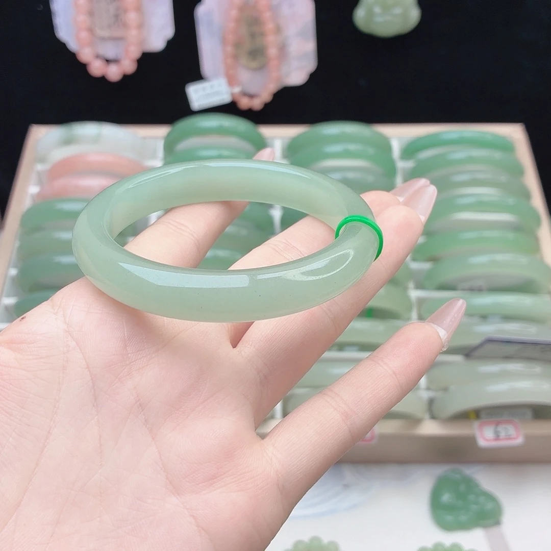 石英质玉未镶嵌手镯58