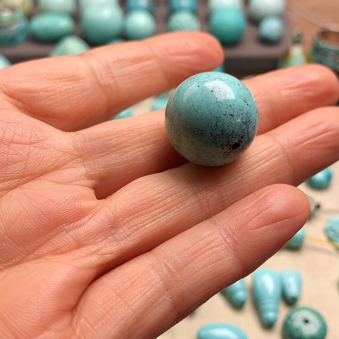 绿松石未镶嵌颈饰