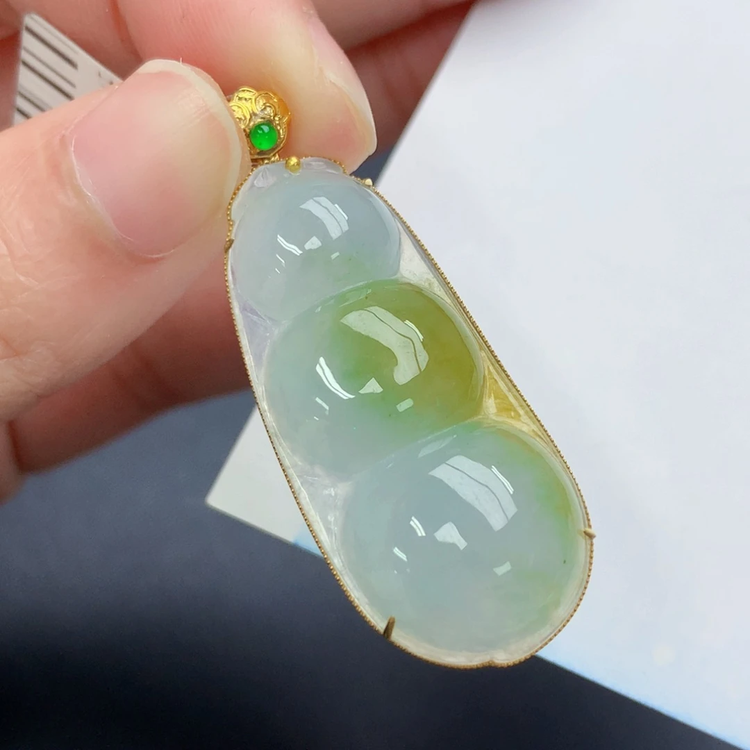 颈饰18K金镶嵌翡翠