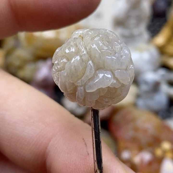 颈饰未镶嵌硅化珊瑚（珊瑚玉）
