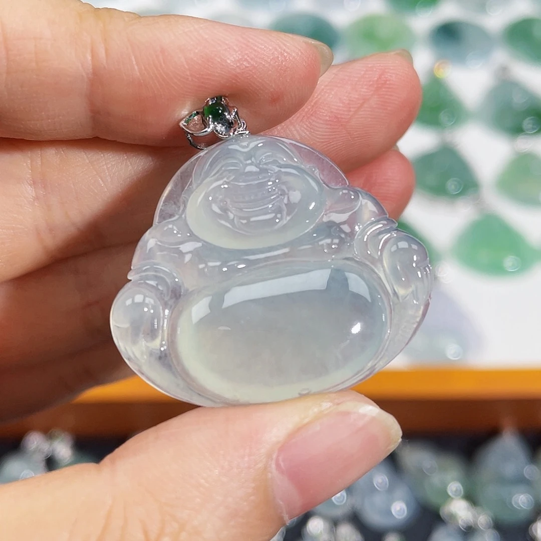 翡翠18K金镶嵌颈饰吊坠