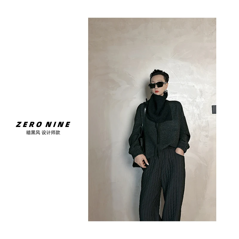 Dan Dan 后背排扣设计 慵懒风圆领毛衣女