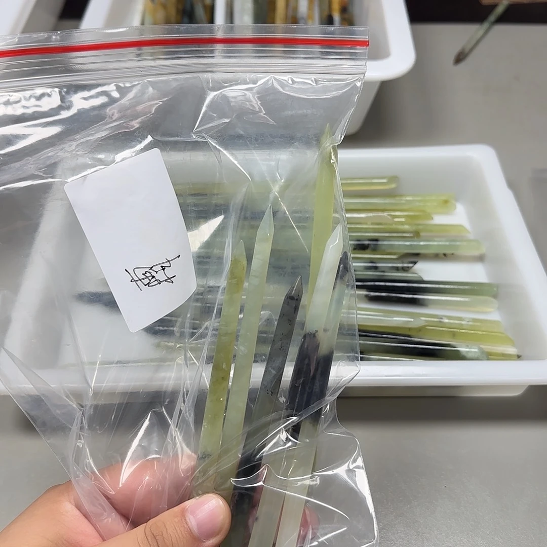 霜****蛇纹石玉未镶嵌发饰