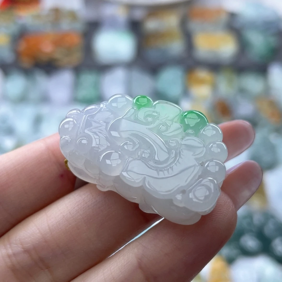 颈饰未镶嵌翡翠貔貅
