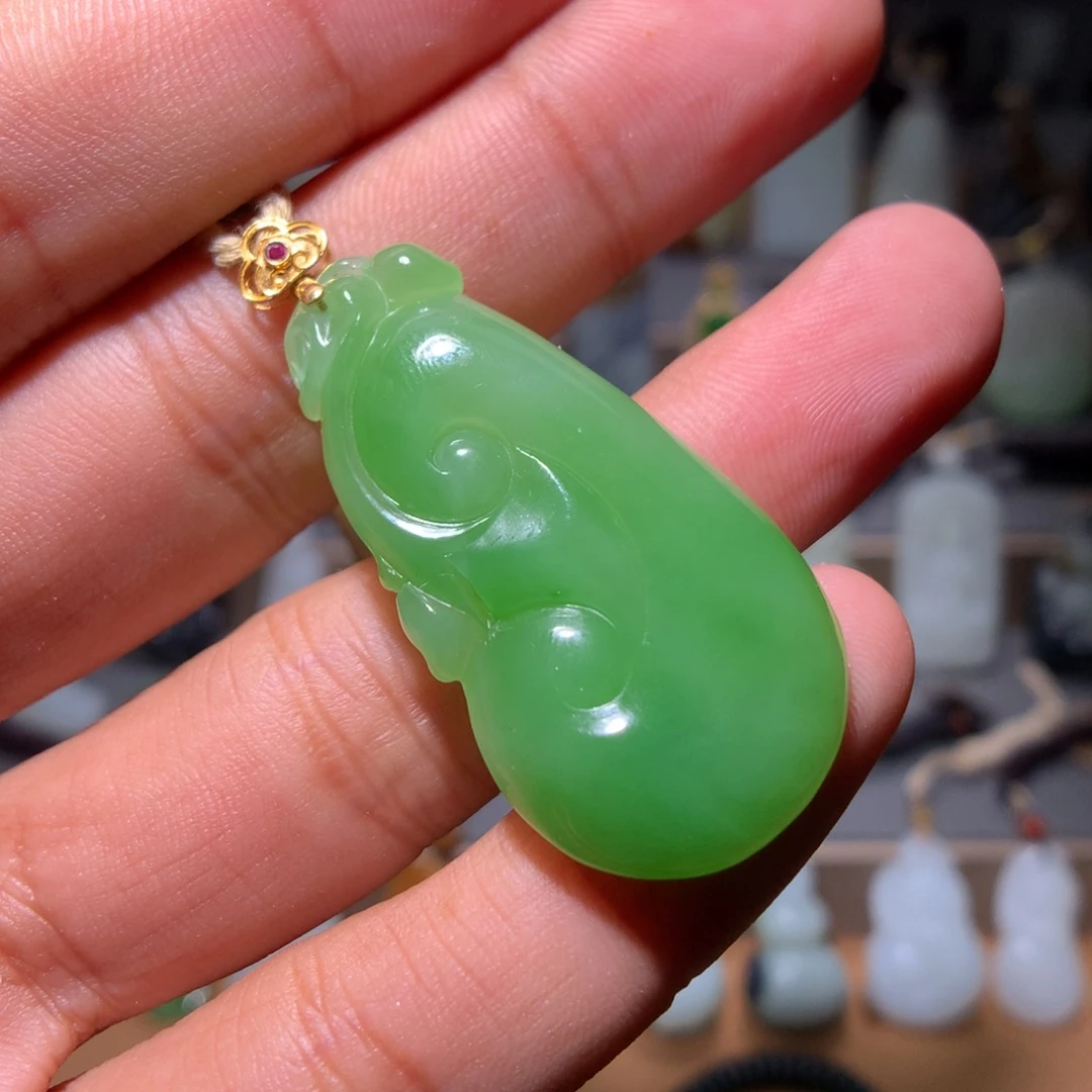 和田玉18K金镶嵌颈饰