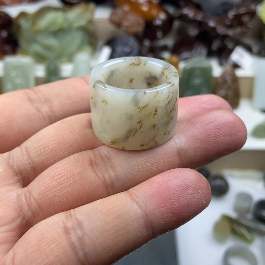 【闪购商品】颈饰未镶嵌和田玉