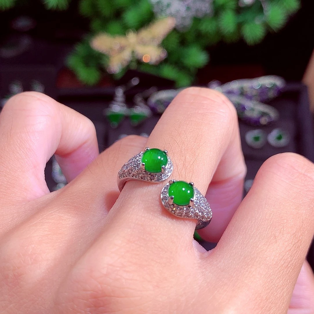 颈饰未镶嵌翡翠天然