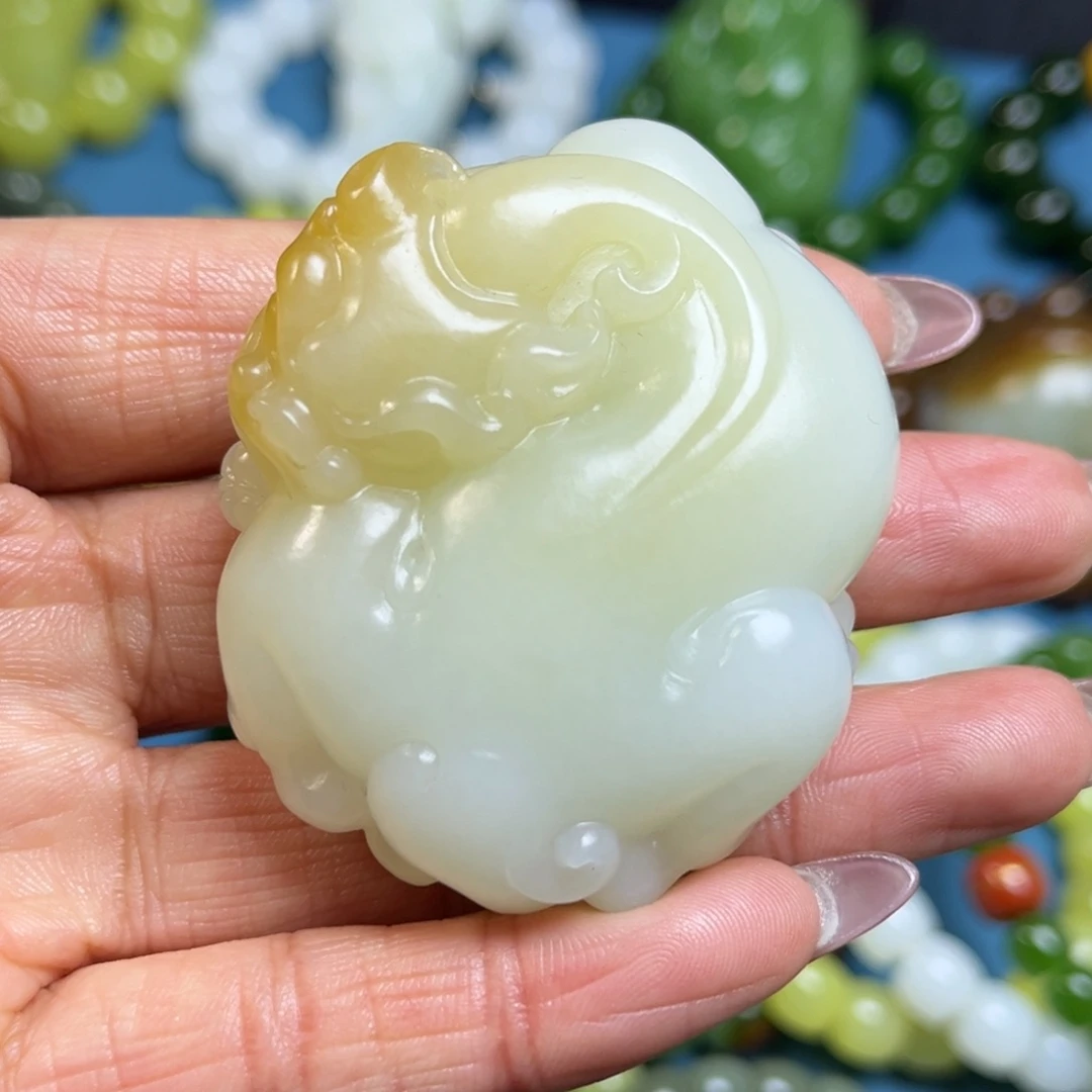 和田玉挂件未镶嵌竹****?