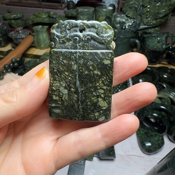 未镶嵌蛇纹石玉无事牌