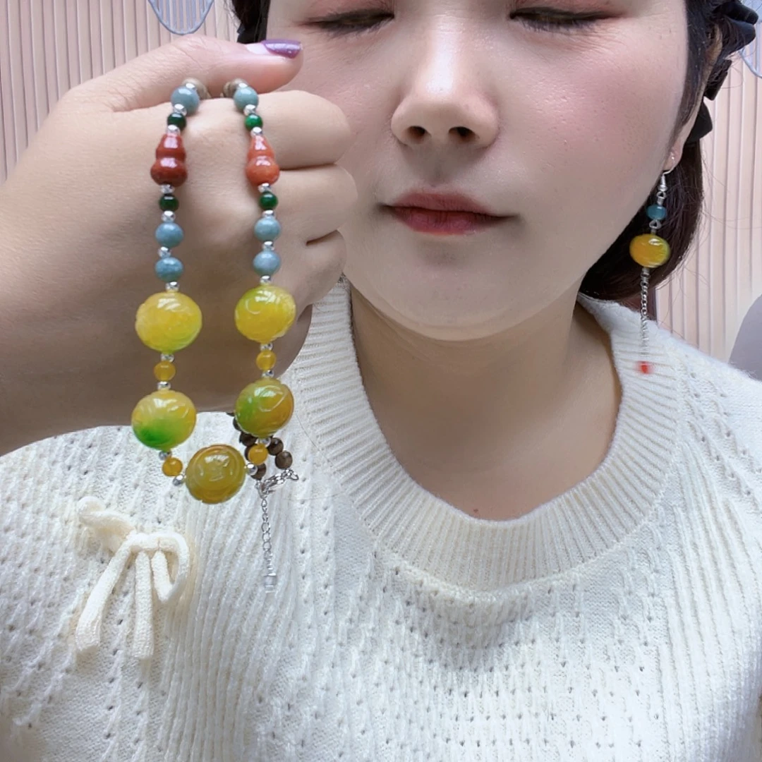 翡翠未镶嵌颈饰套装