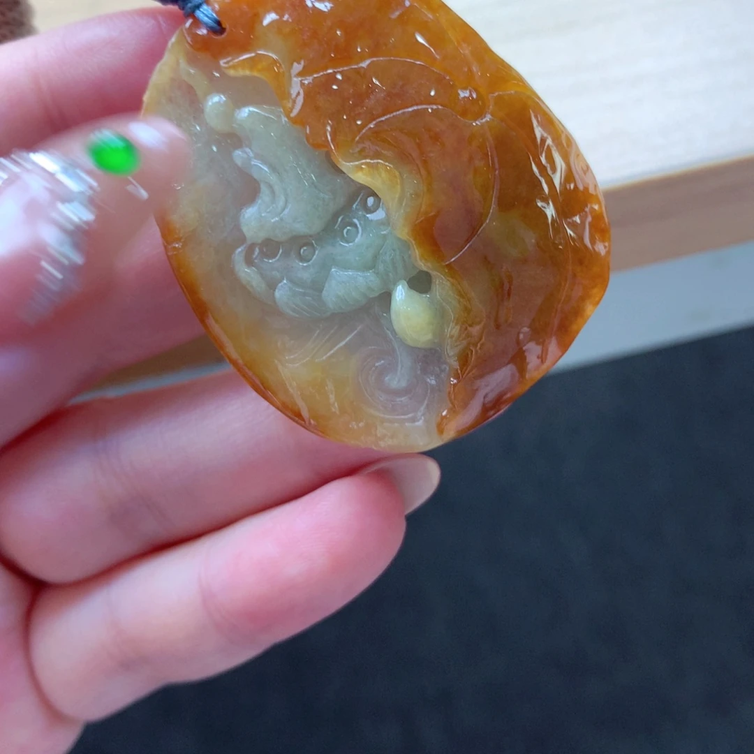 翡翠未镶嵌颈饰吊坠