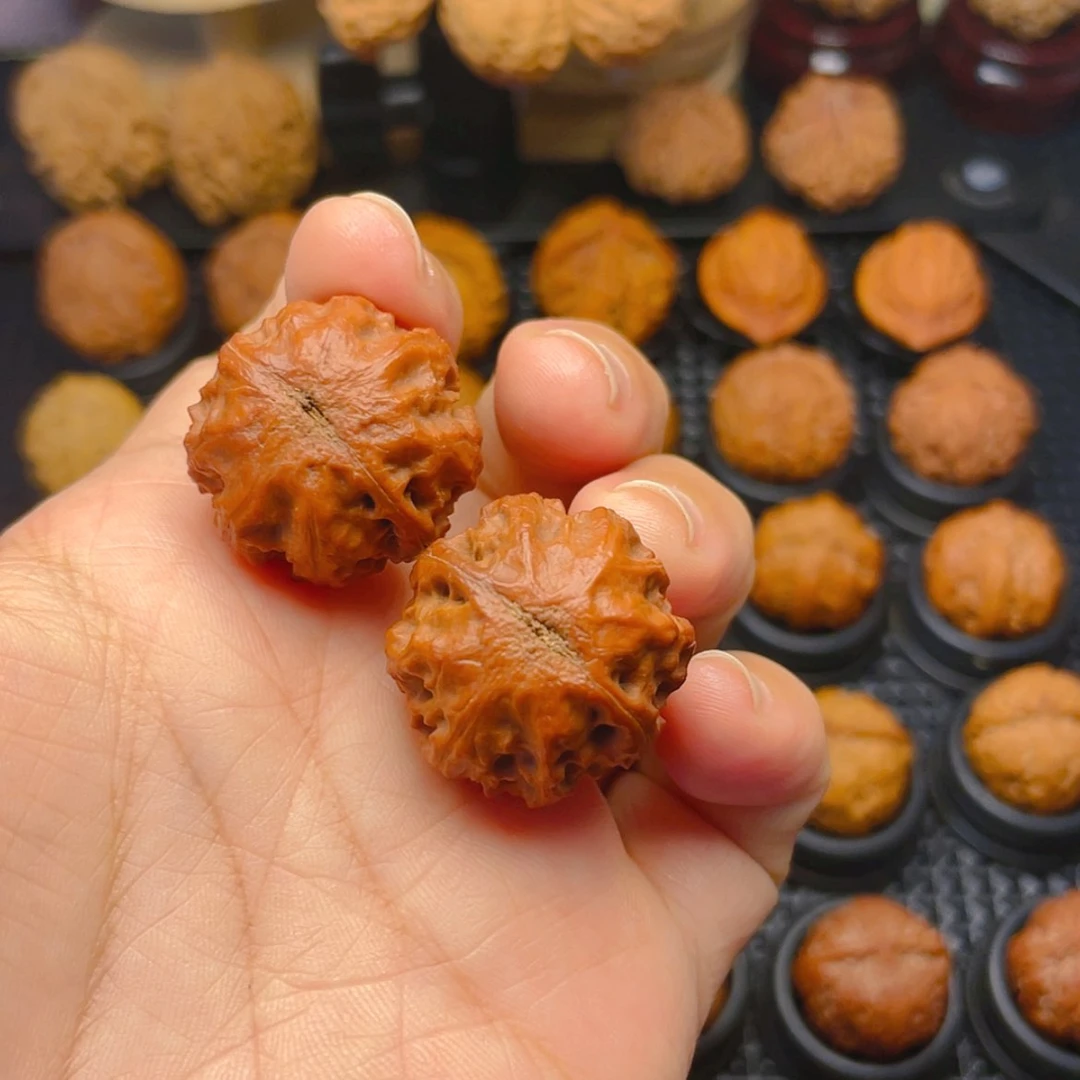 【闪购商品】文玩核桃吊坠迟*小红豆