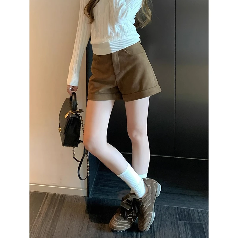 耶古美式卡其色翻边皮绒阔腿裤女秋季新款高腰显瘦小个子a字短裤