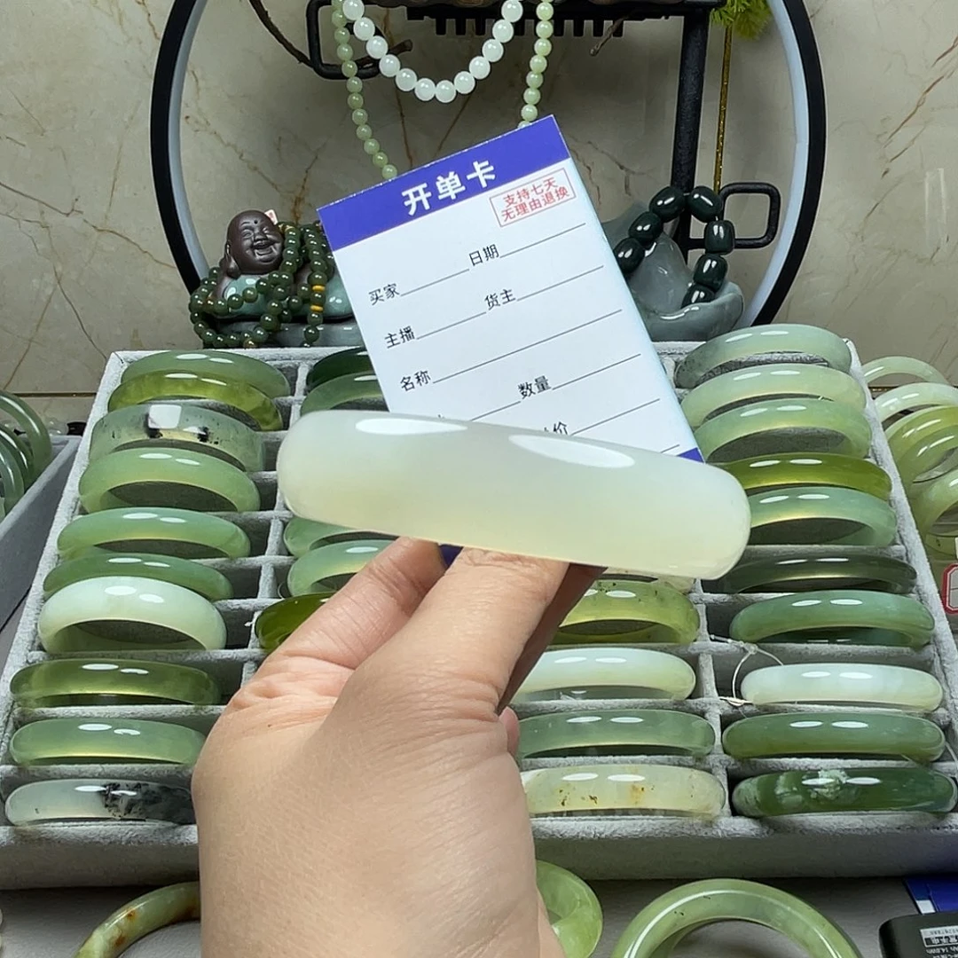 j***x蛇纹石玉未镶嵌手镯