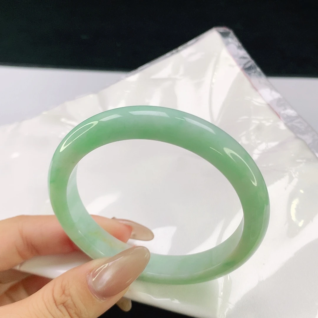 翡翠未镶嵌手镯57