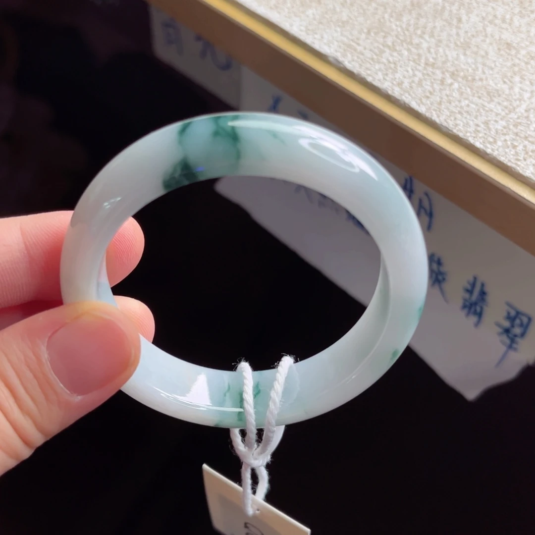 翡翠未镶嵌手镯手镯