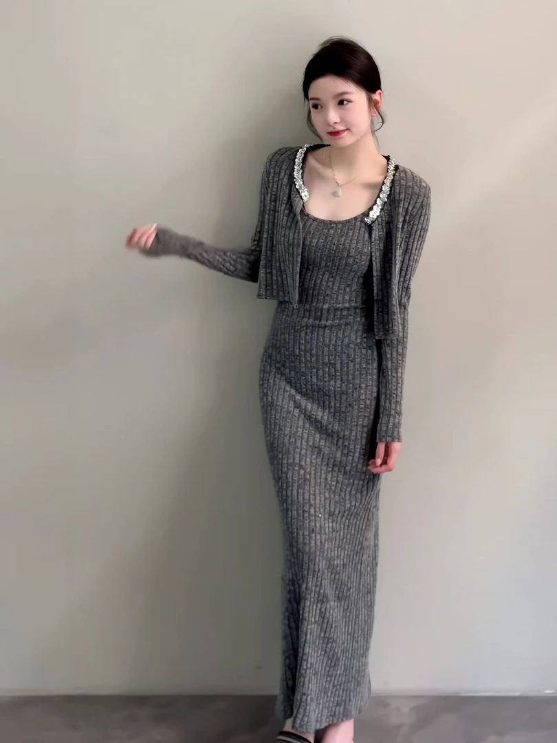 MD206温柔风时尚套装女秋季新款灰色针织开衫吊带连衣裙两件套
