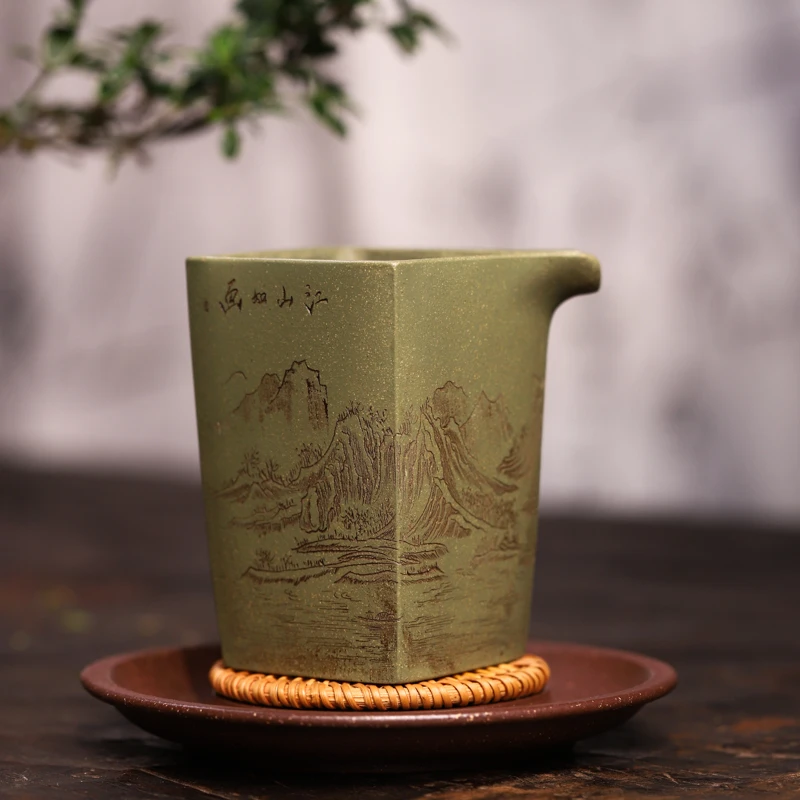 宜兴紫砂 | 仇峰公道杯  针刻工艺 江山如画豆青紫砂公道杯