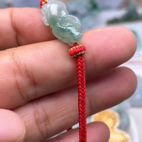 翡翠未镶嵌颈饰翡翠牛手绳