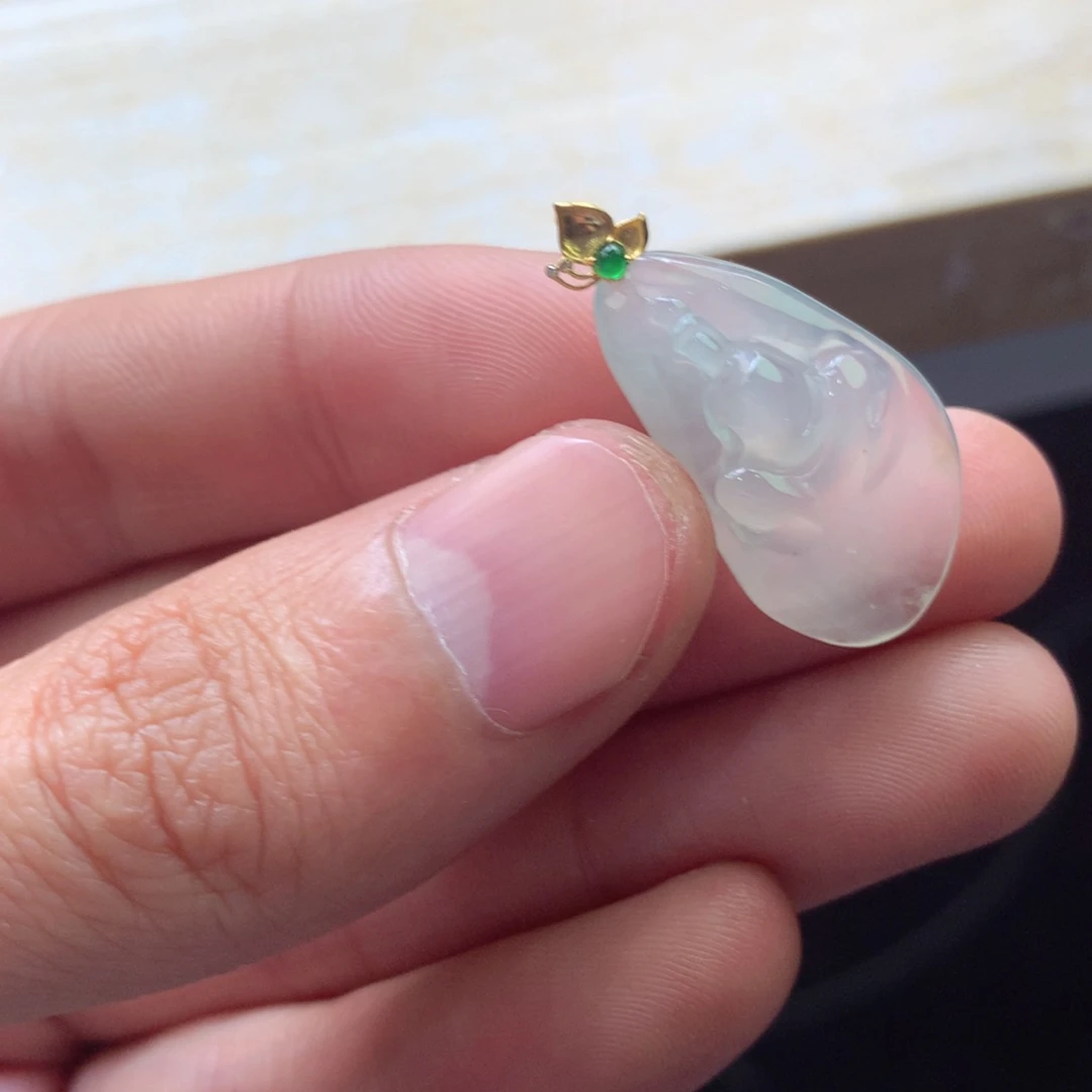 翡翠颈饰18K金镶嵌吊坠