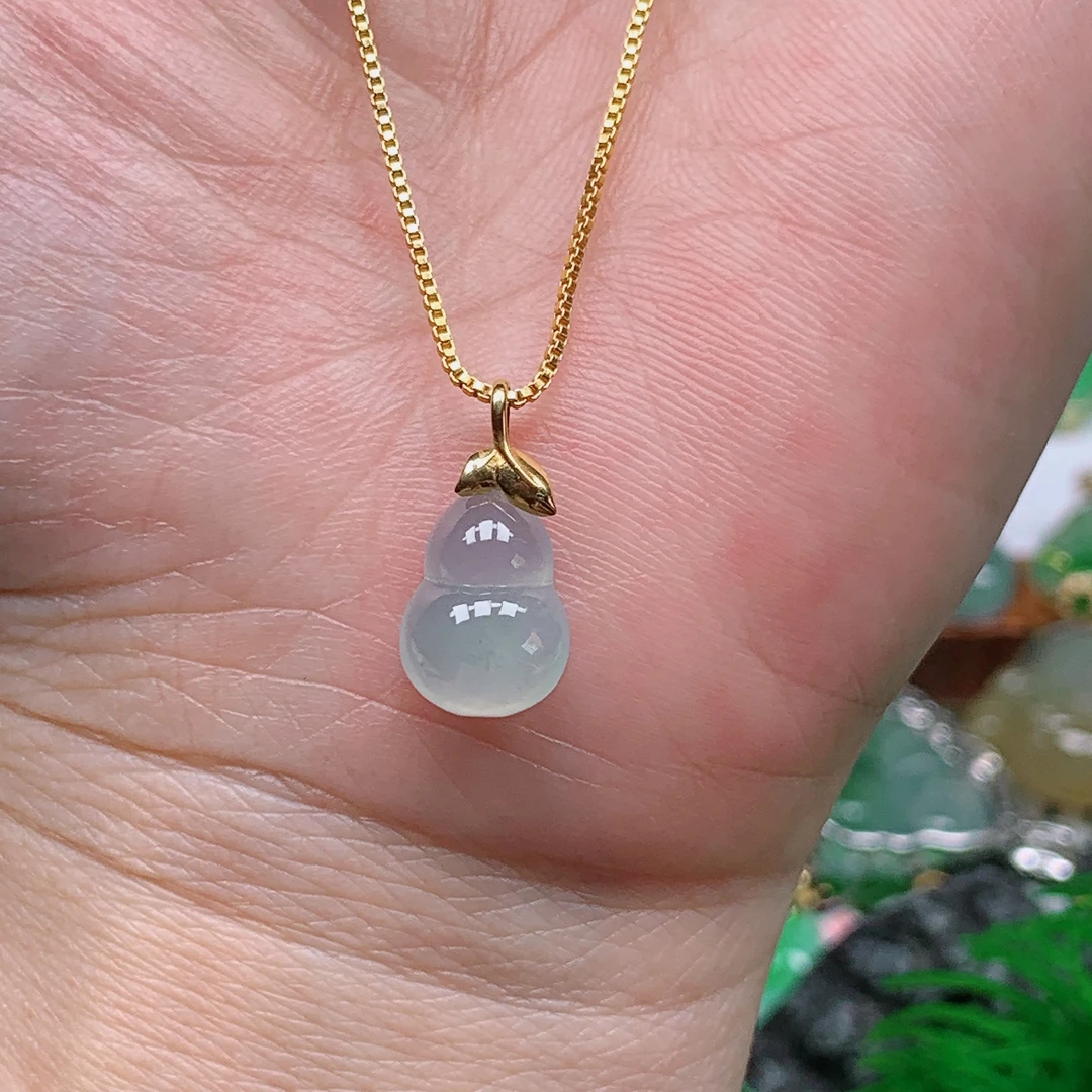 缅甸天然翡翠A货 冰润冰种葫芦45/611(尺寸12.5x8.7x5.1)