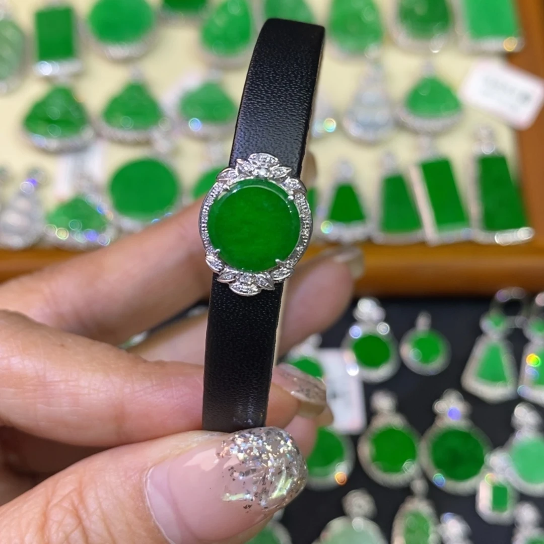 翡翠吊坠(不含链)18K金镶嵌吊坠