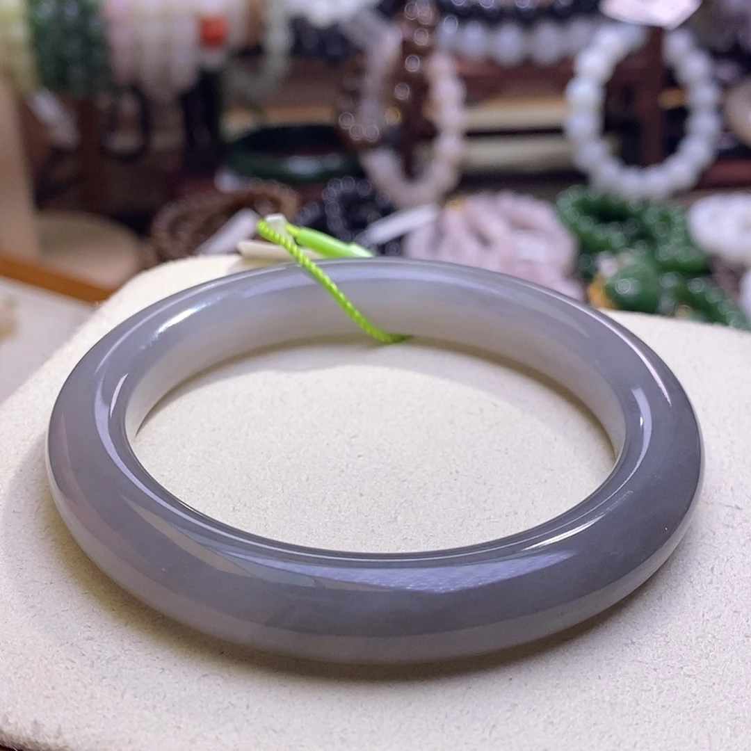 颈饰未镶嵌和田玉收藏级56烟紫老矿料高冰浓紫手镯