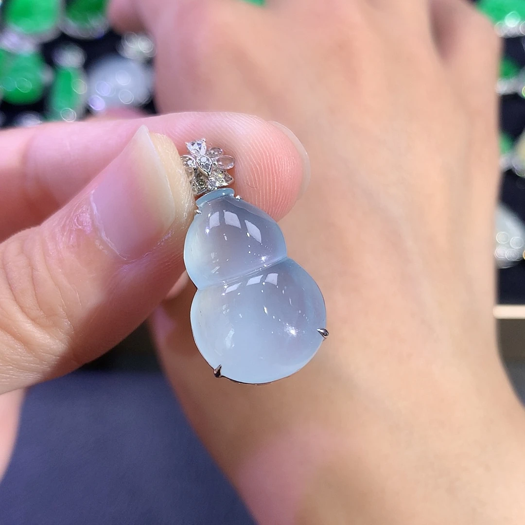 翡翠18K金镶嵌吊坠(赠链)