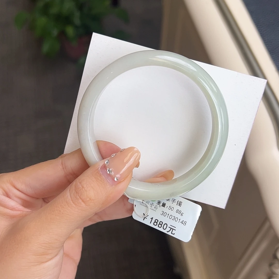 翡翠未镶嵌手镯58雪梨底