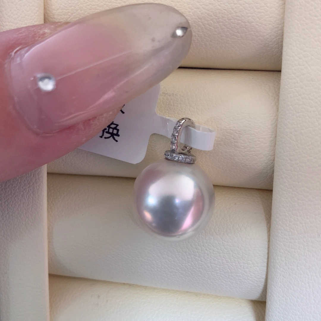 颈饰18K金镶嵌海水珍珠