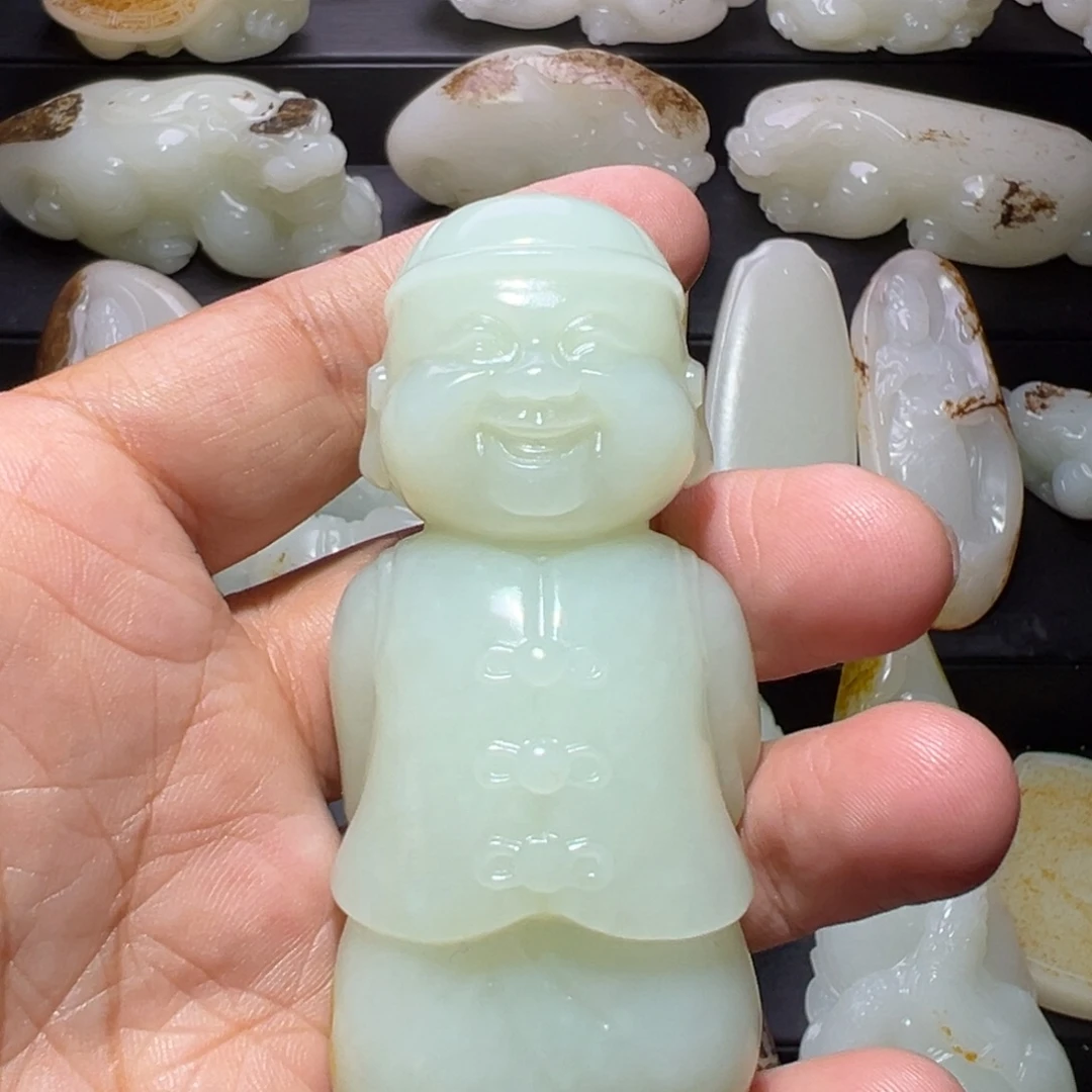 大***子和田玉未镶嵌颈饰