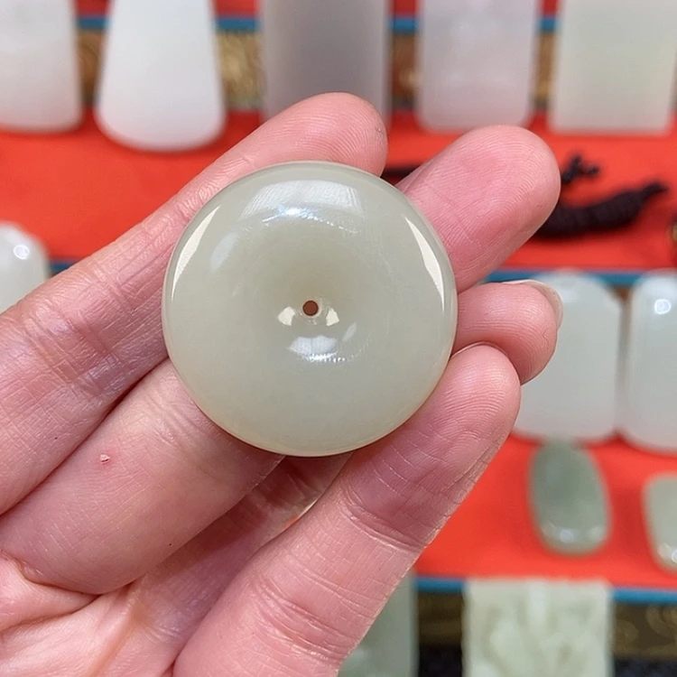 【闪购商品】颈饰未镶嵌和田玉大*