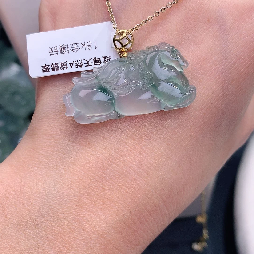 颈饰18K金镶嵌翡翠冰胶马上有钱