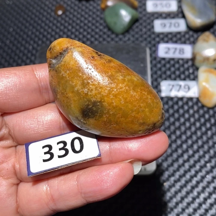 Z***T和田玉未镶嵌挂件