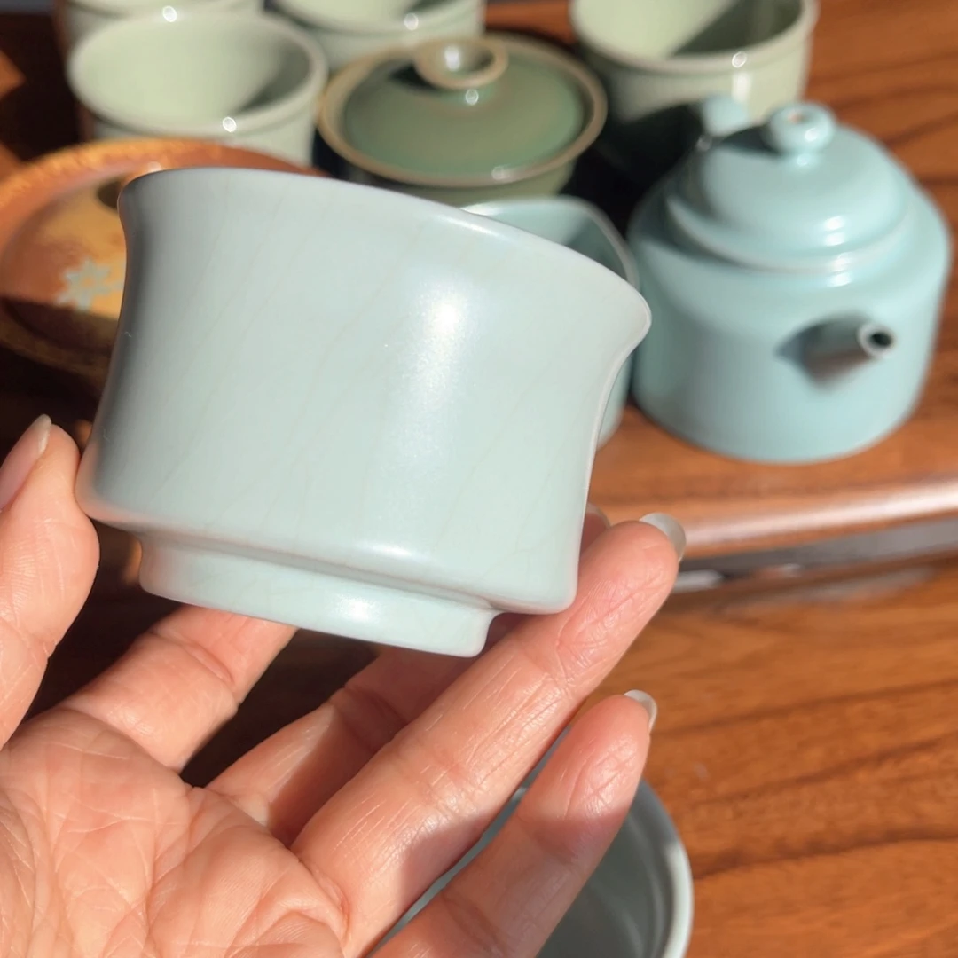 叶***叙瓷杯子仿古家具与装饰设计一大主题