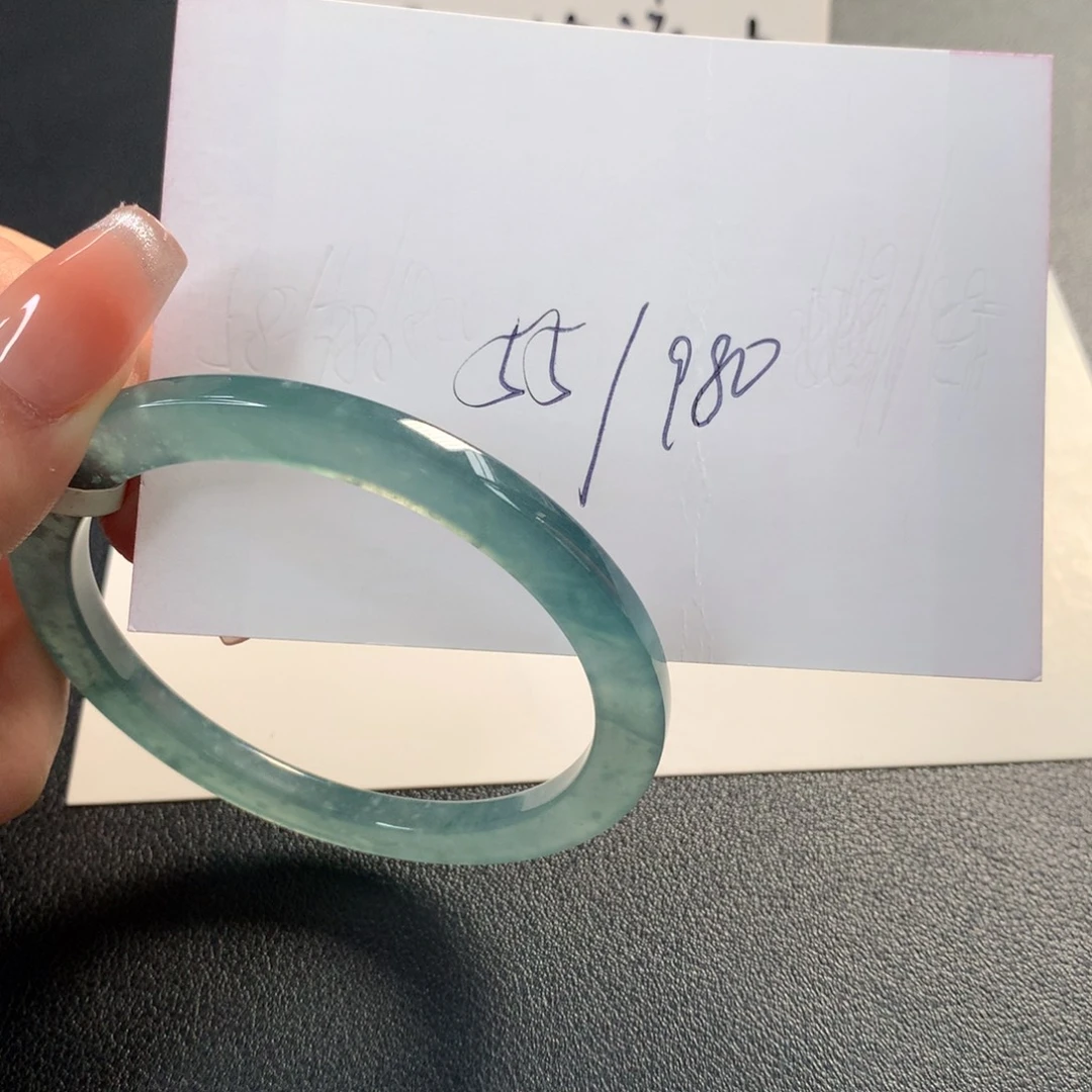 翡翠未镶嵌手镯手镯