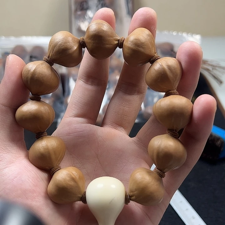 吊坠橄榄核蒜头串