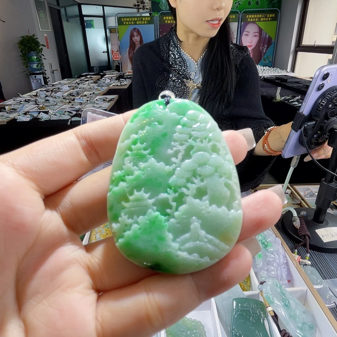 颈饰未镶嵌翡翠一个