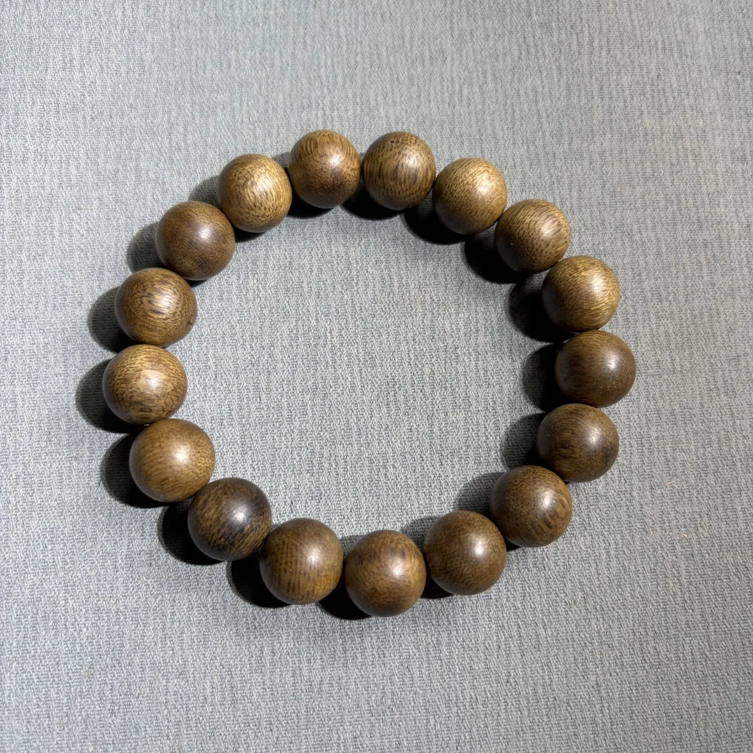 Q0200 沉香圆珠手串尺寸约12mm 多样性发一件