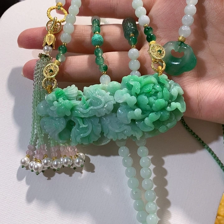 翡翠未镶嵌颈饰翡翠吊坠