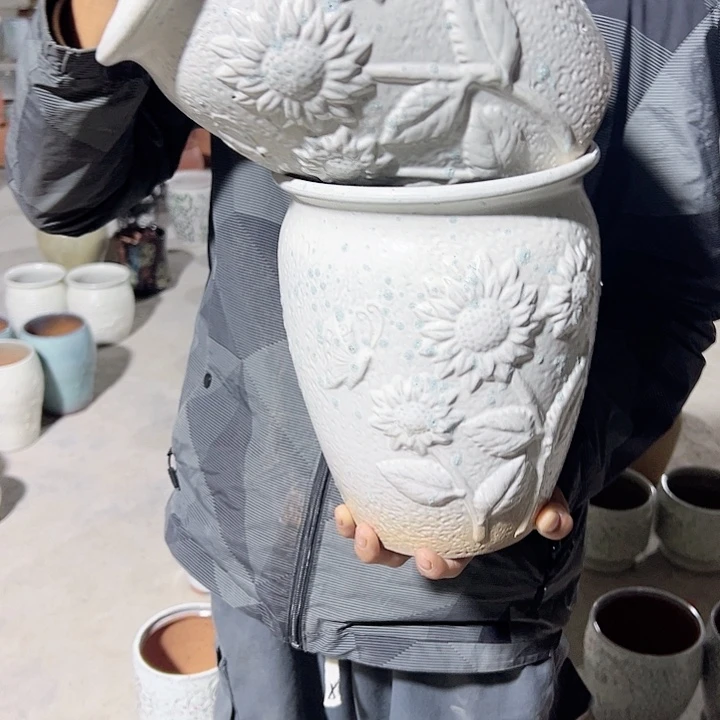 高度26厘米口20厘米