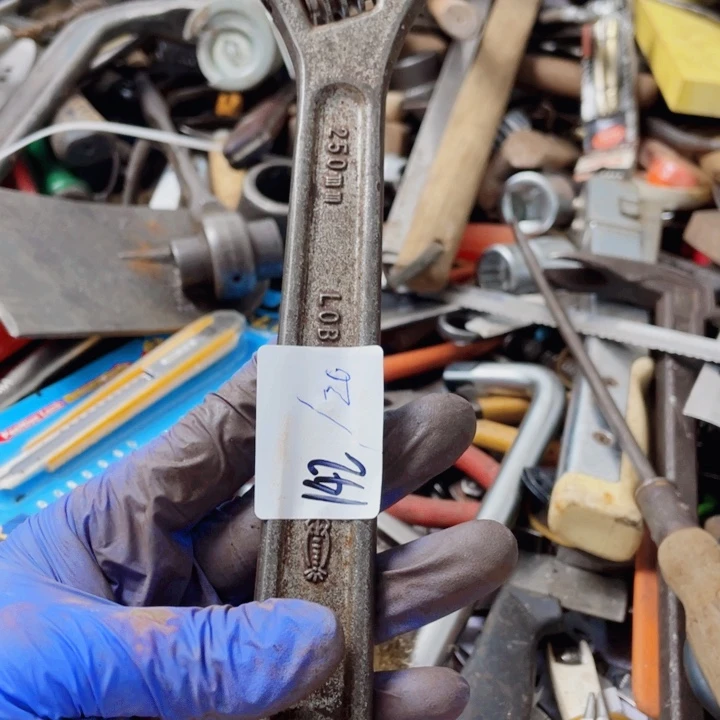 丘***余家用工具五金工具